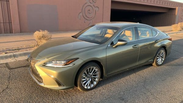2021 Lexus ES 300h Ultra Luxury