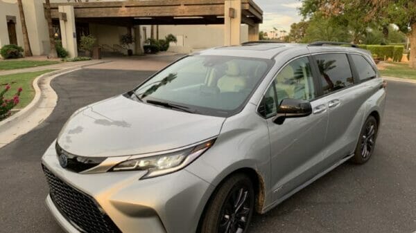 2021 Toyota Sienna Hybrid XSE Review