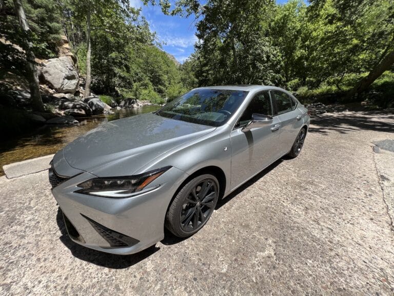 2023 Lexus ES 300h F SPORT