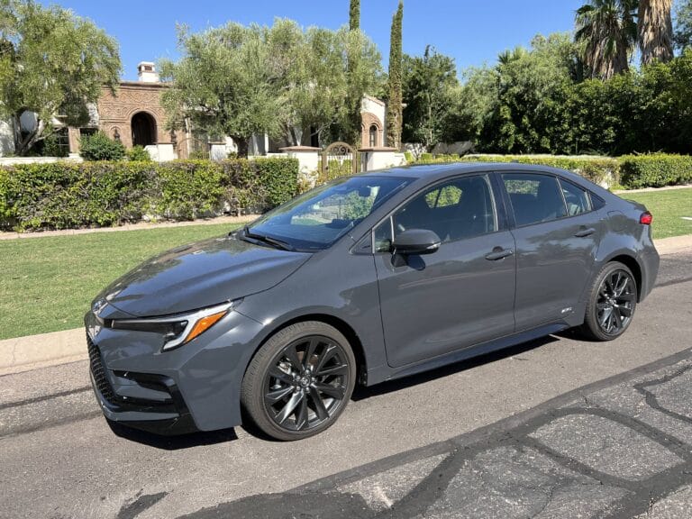 2023 Toyota Corolla Hybrid SE AWD 